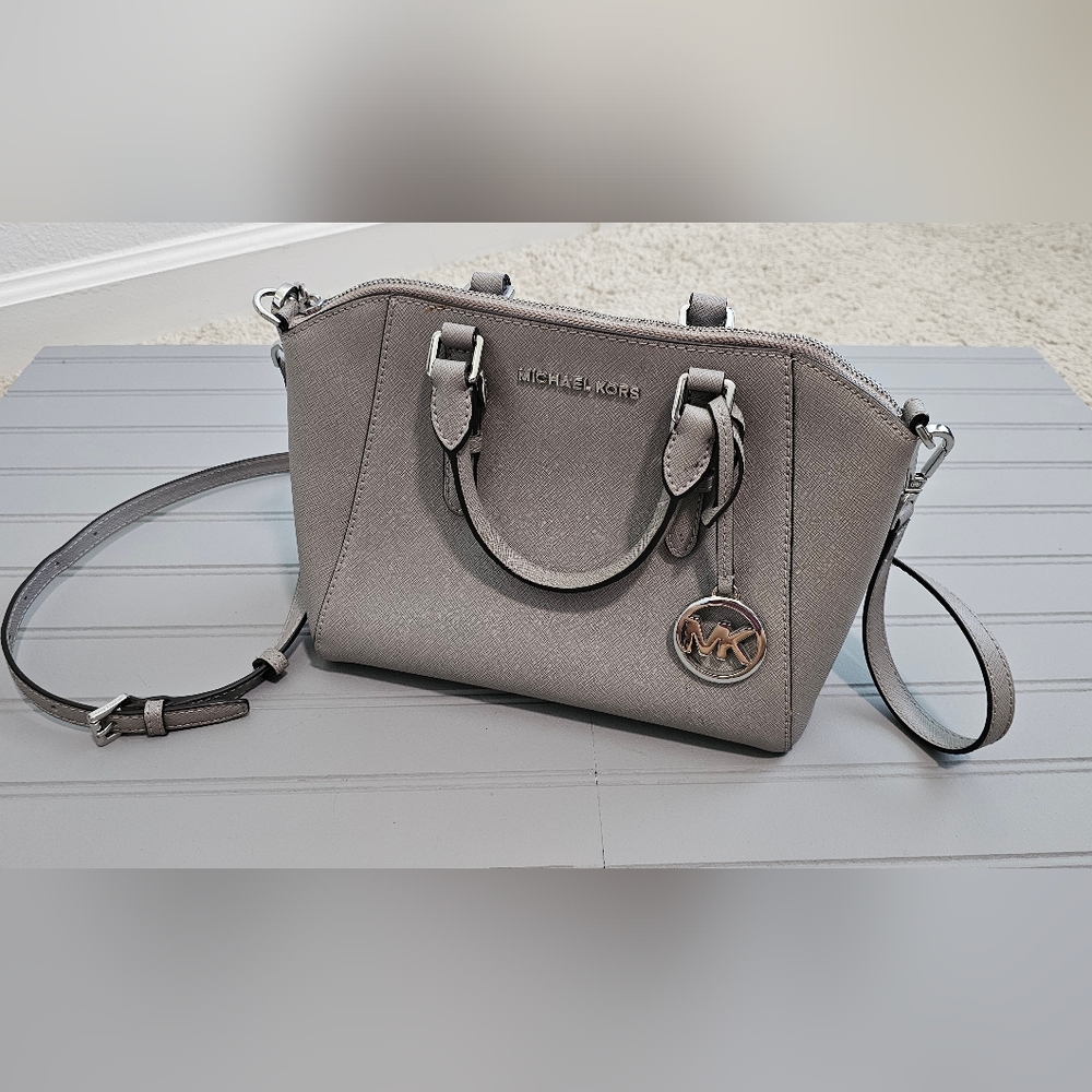 Michael Kors Gray Ciara Purse. - Picture 1 of 17